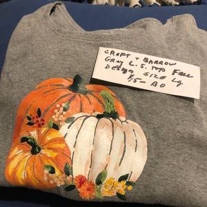Gray top with pumpkin